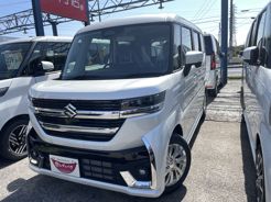 スズキ スペーシアカスタム 越谷バイパス店  白 CVT 排気量660cc 2WD