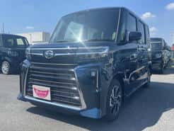ダイハツ タントカスタム 三郷インター店  青 CVT 排気量660cc 2WD