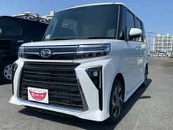 ダイハツ タントカスタム 三郷インター店  白 CVT 排気量660cc 2WD