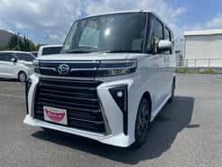 ダイハツ タントカスタム 三郷インター店  白 CVT 排気量660cc 2WD