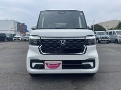 ホンダ N-BOXカスタム 春日部バイパス店  白 CVT 排気量660cc 2WD