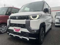 ミツビシ デリカミニ 越谷バイパス店  白 CVT 排気量660cc 2WD