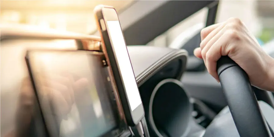 運転席 ハンドルとスマホフォルダー スマホフォルダー設置イメージ