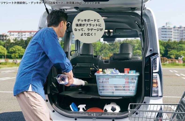 タントカスタムの荷室画像