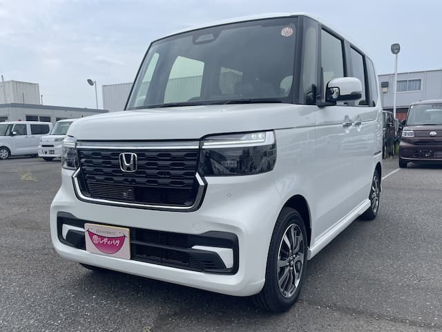 N-BOXカスタムの正面画像