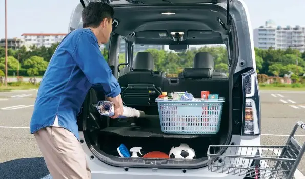 ダイハツの軽自動車「タント」のサイズ徹底解説！モデル別比較や荷室の