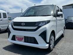 ダイハツ ムーヴ 三郷インター店  白 CVT 排気量660cc 2WD