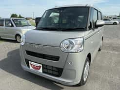 ダイハツ ムーヴキャンバス 春日部バイパス店  シルバー CVT 排気量660cc 2WD