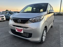 ニッサン デイズ 越谷バイパス店  シルバー CVT 排気量660cc 2WD