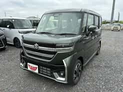 スズキ スペーシアカスタム 春日部バイパス店 未使用車 緑 CVT 排気量660cc 2WD